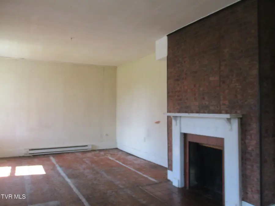 607 Pennsylvania Avenue, Bristol, TN 37620 - #3