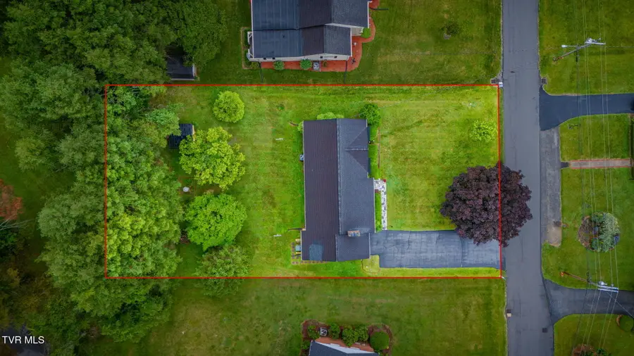 606 Pine Hill Road, Elizabethton, TN 37643 - #3