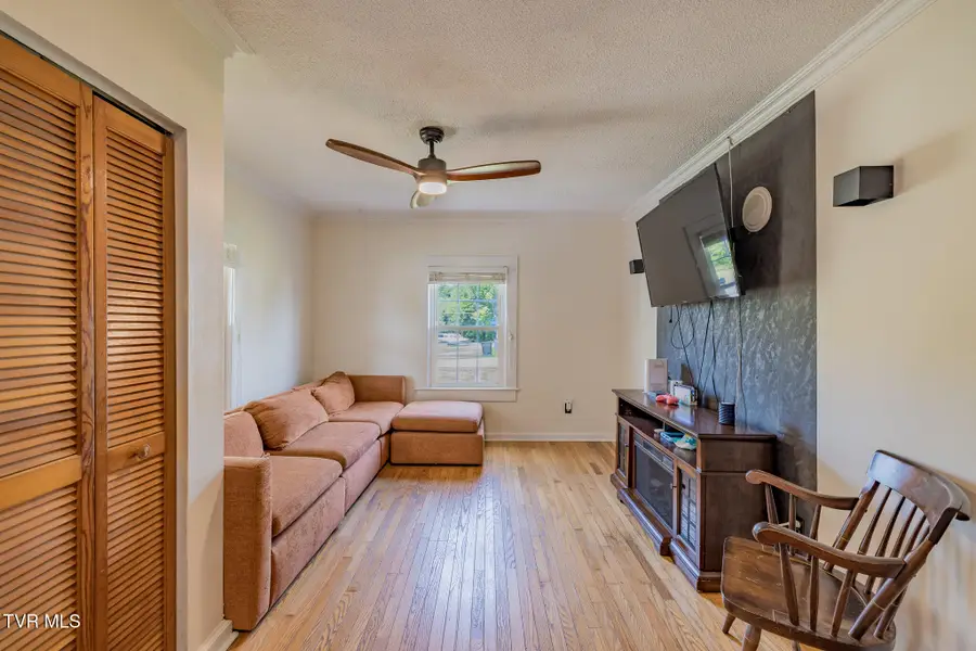 314 Merry Drive, Elizabethton, TN 37643 - #2