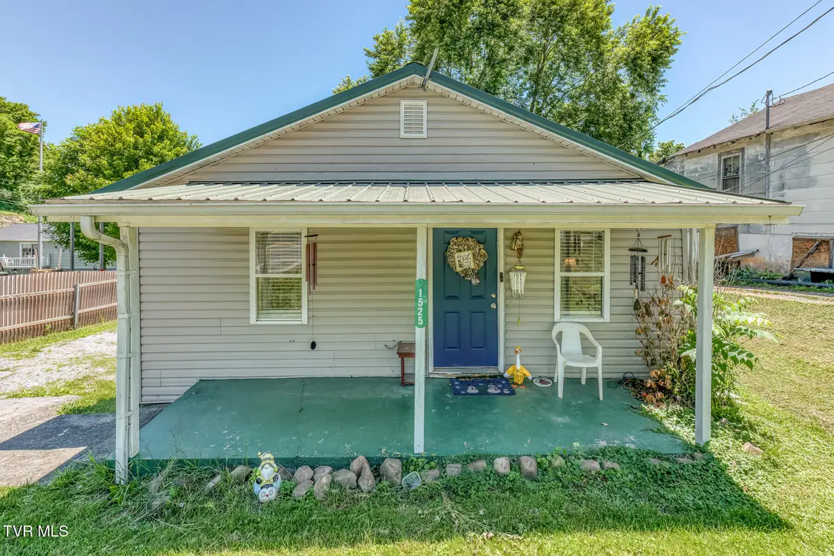 1525 Massachusetts Avenue, Bristol, VA 24201 - #1