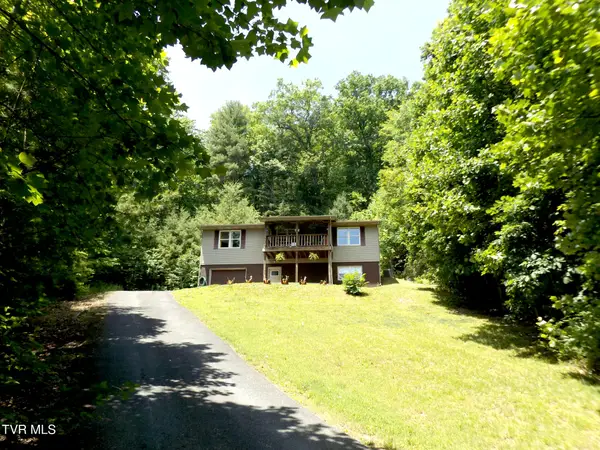 130 Timber Lane, Hampton, TN 37658