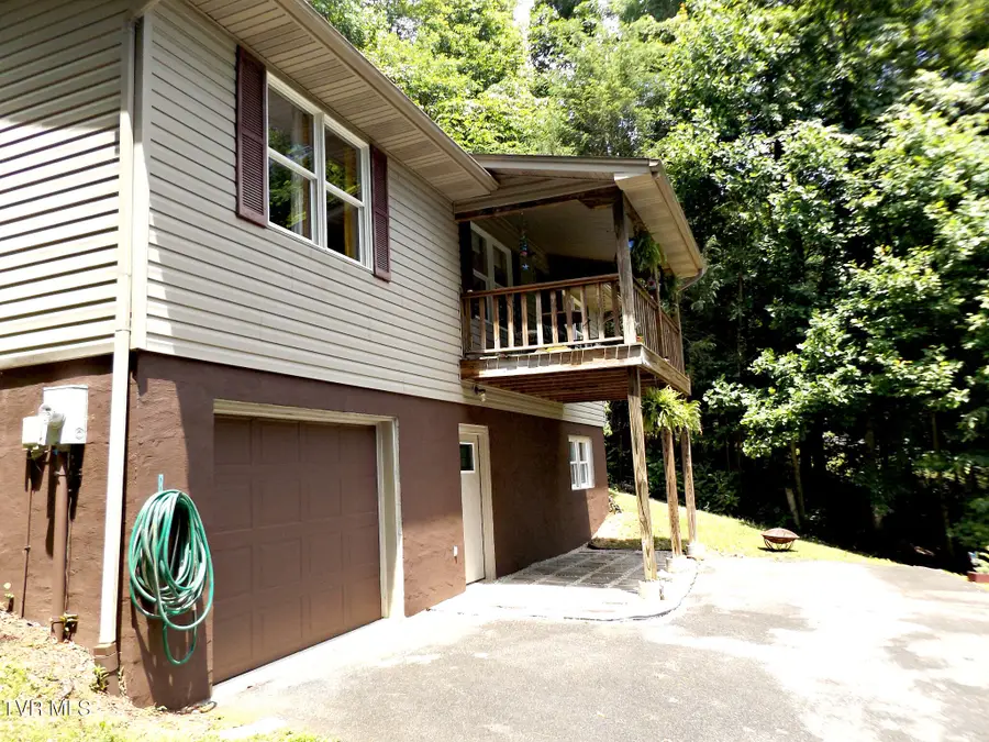 130 Timber Lane, Hampton, TN 37658 - #3