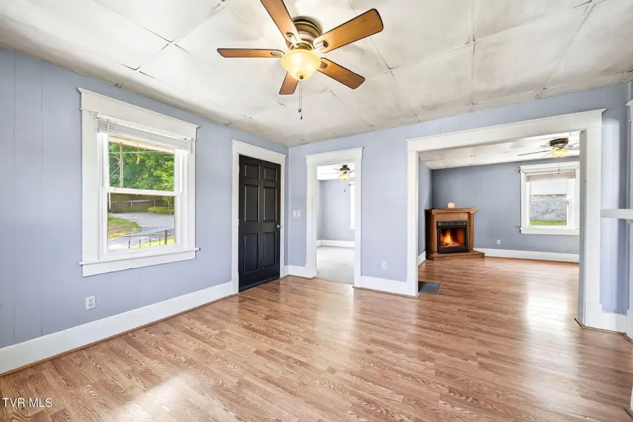 310 Pine Street, Erwin, TN 37650 - #3