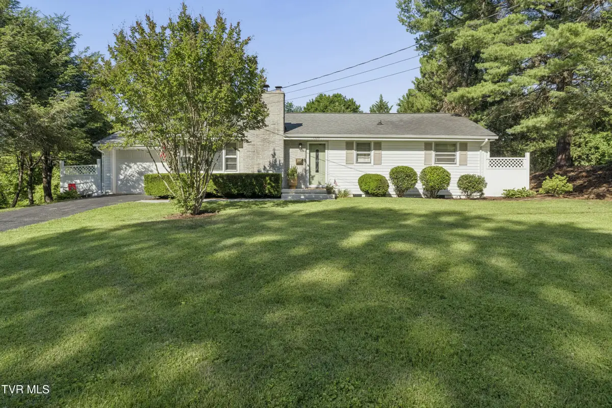 1320 Lynnwood Drive, Johnson City, TN 37601 - #1