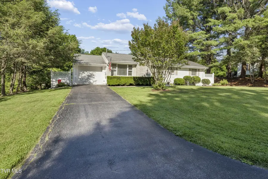 1320 Lynnwood Drive, Johnson City, TN 37601 - #3