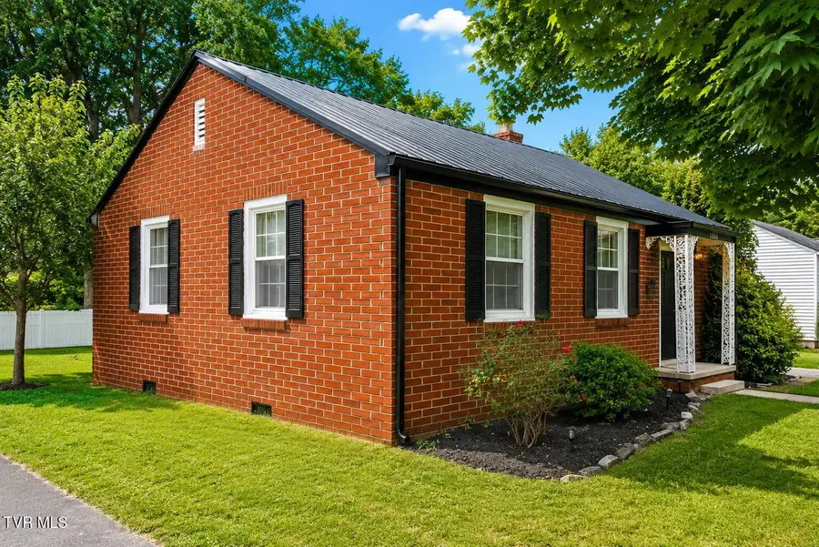 1528 East Sevier Avenue, Kingsport, TN 37664 - #3