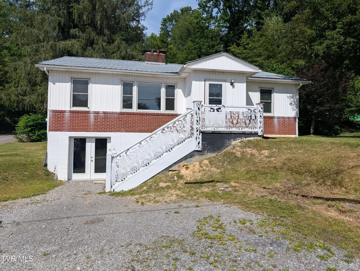 235 Southeast Glade Street, Wise, VA 24293 - #1