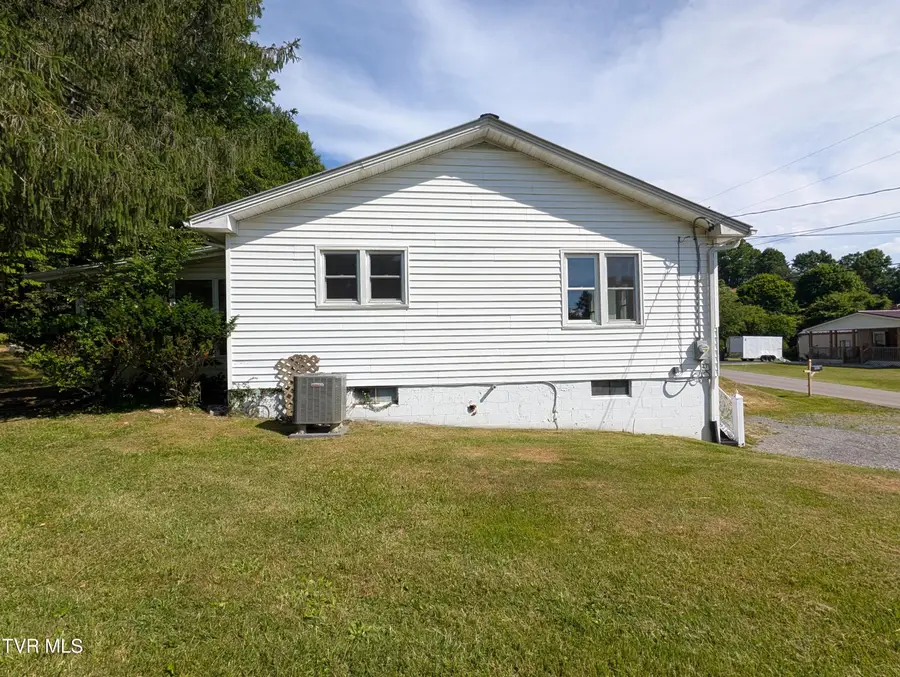 235 Southeast Glade Street, Wise, VA 24293 - #3