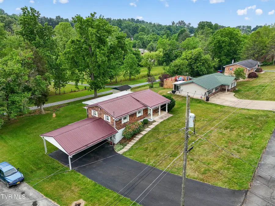 483 Springfield Drive, Bristol, TN 37620 - #2