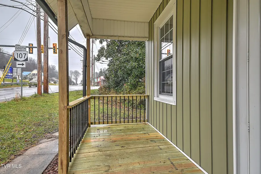 308 East Main Street, Saltville, VA 24370 - #3