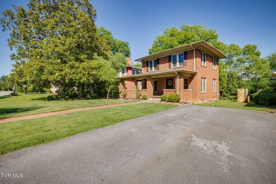 206 East 9th Avenue, Johnson City, TN 37601 - #3