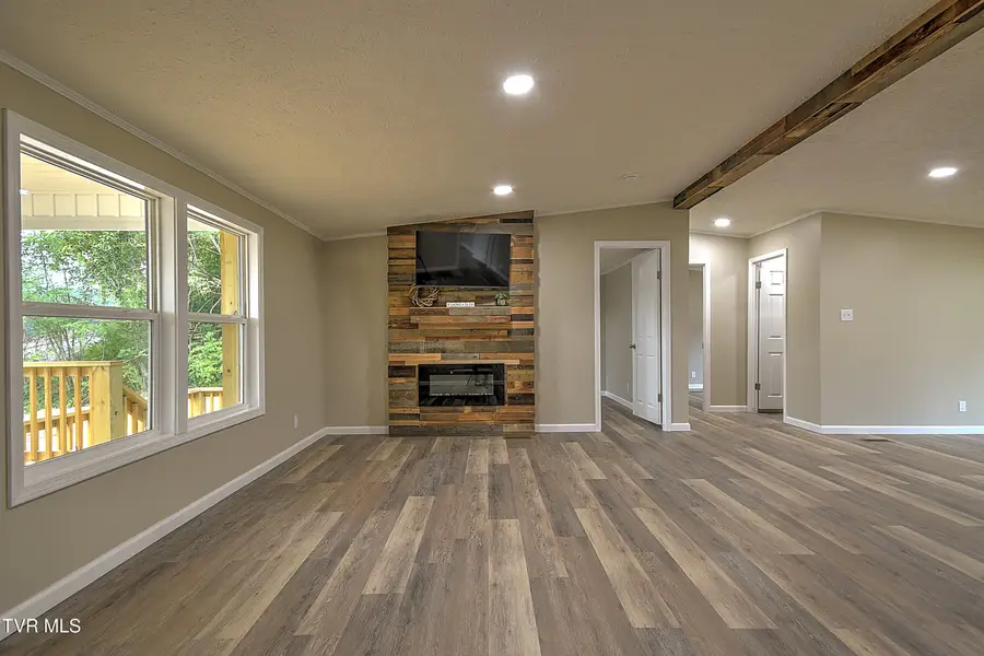 205 Broad Street, Weber City, VA 24290 - #2
