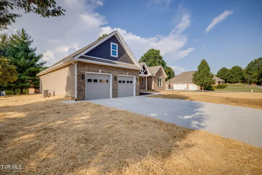 2622 Halifax Drive, Kingsport, TN 37660 - #3