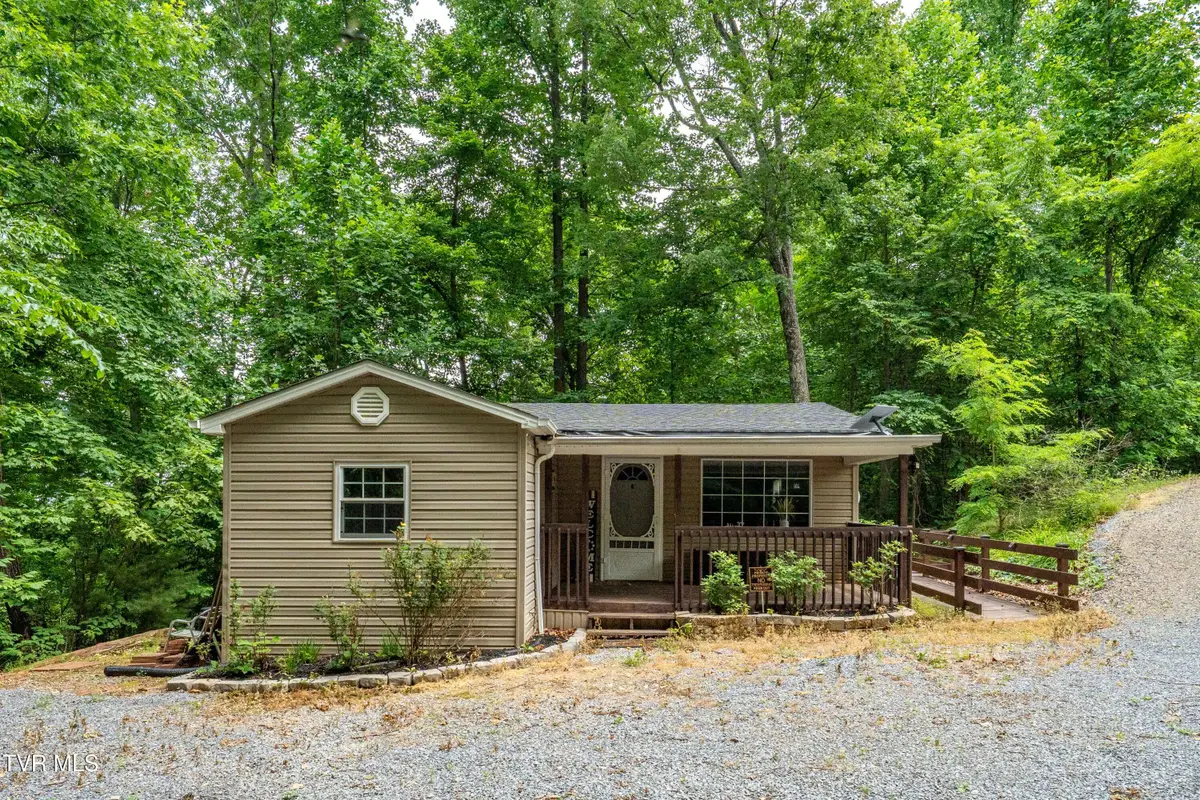 131 Shalom Drive, Elizabethton, TN 37643 - #1