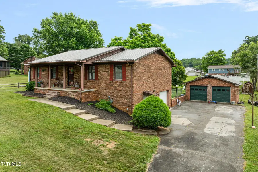 303 Cloverleaf Court, Mount Carmel, TN 37645 - #2