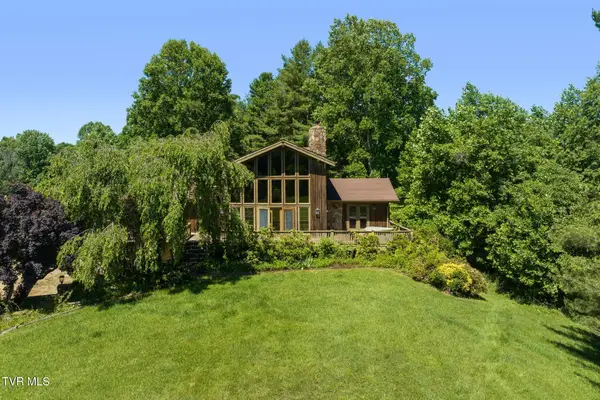 35000 Barrtree Lane, Glade Spring, VA 24340