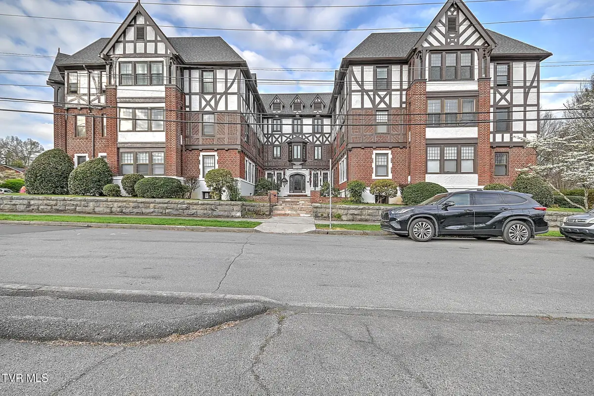 701 West Locust Street #Apt 17, Johnson City, TN 37604 - #1