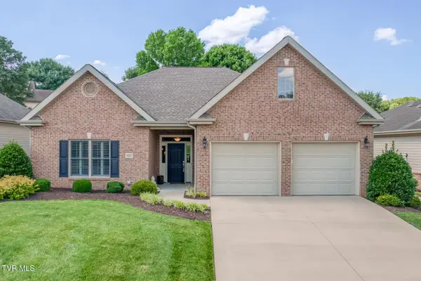 1023 Waterbrooke Lane, Johnson City, TN 37604