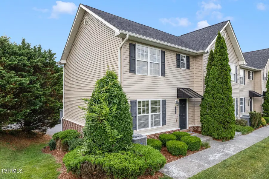 2121 South Greenwood Drive #Apt 100, Johnson City, TN 37604 - #2
