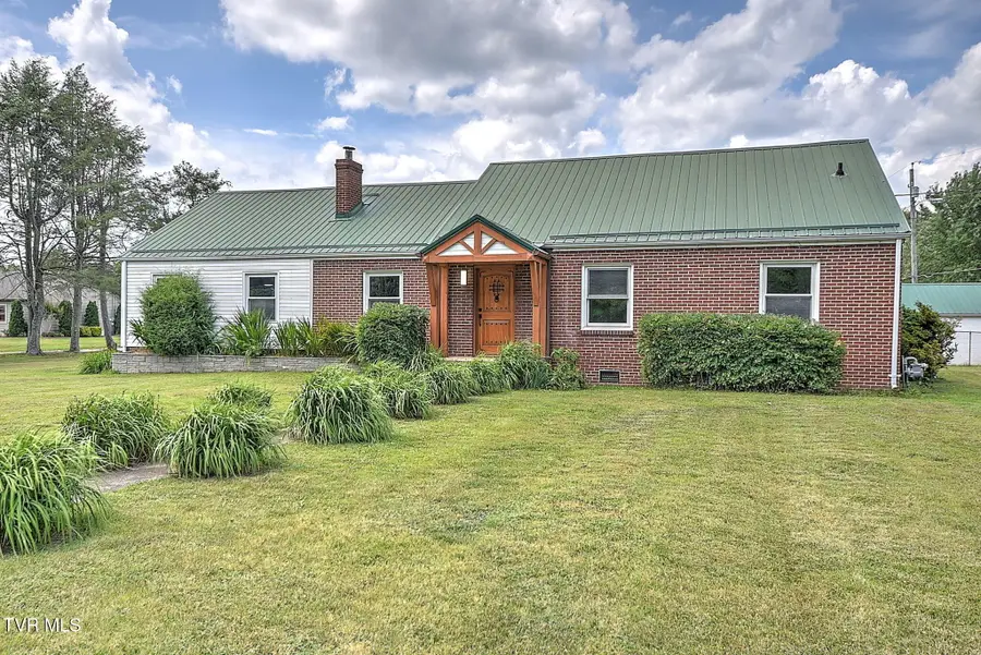 1121 Broad Street, Elizabethton, TN 37643 - #2