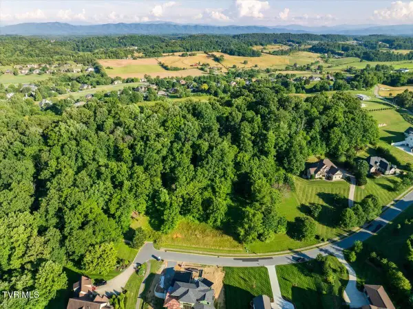 182 Quail Creek Court, Jonesborough, TN 37659