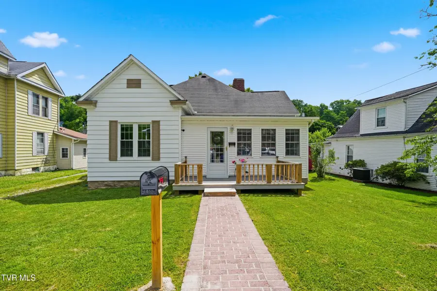 224 Northwest 10th Street, Norton, VA 24273 - #2