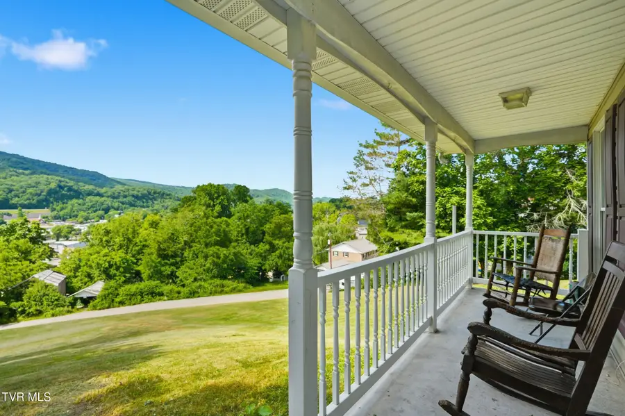 420 Northwest Oak Avenue, Norton, VA 24273 - #3