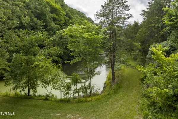 700 Piney Flats Road, Piney Flats, TN 37686