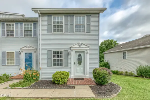 219 Hunter Hills Circle #10, Bristol, TN 37620