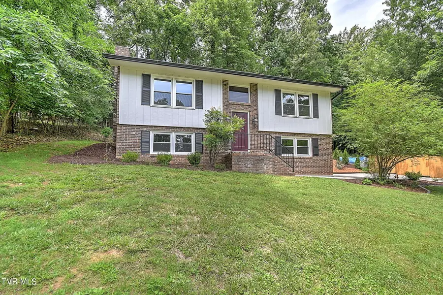 3718 Cheekwood Drive, Kingsport, TN 37660 - #3