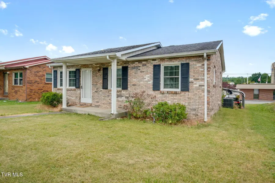 308 East Cottage Avenue, Elizabethton, TN 37643 - #2