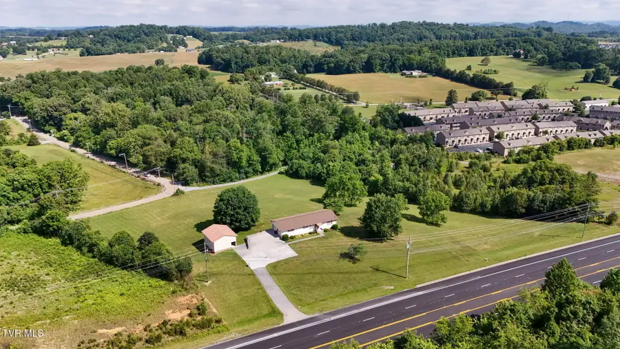 6089 Bristol Highway, Piney Flats, TN 37686 - #3