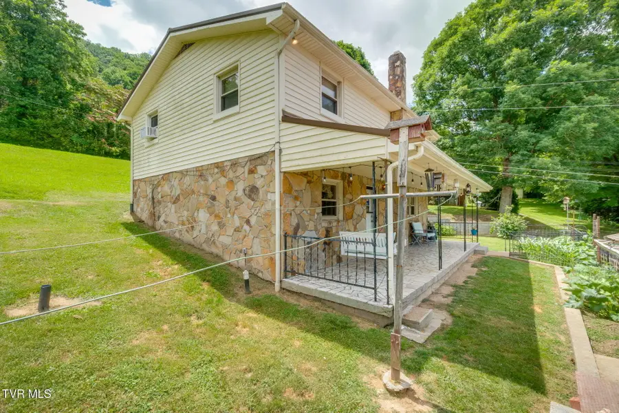 1109 Opekiska Extension, Erwin, TN 37650 - #2