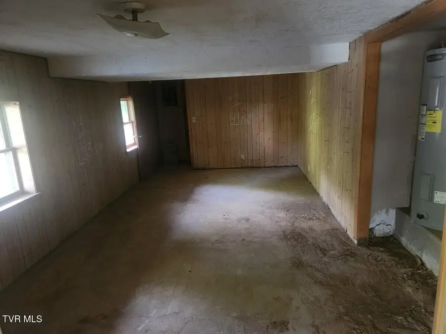 1111 Berry Road, Elizabethton, TN 37643 - #2