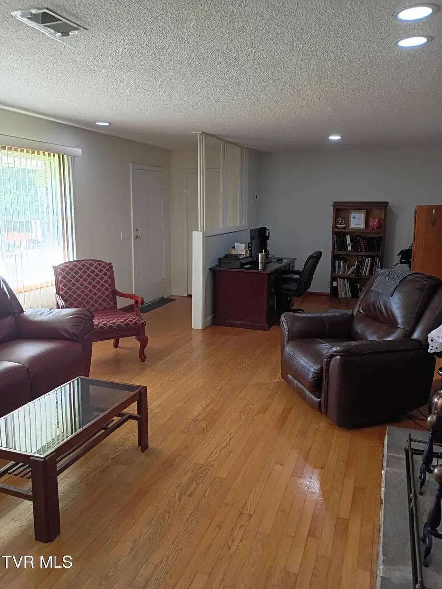 357 Rock Springs Road, Kingsport, TN 37663 - #3