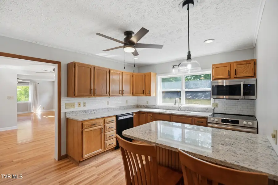 610 Leigh Avenue, Pennington Gap, VA 24277 - #3