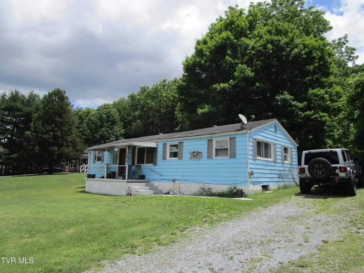 1818 West Lakeview Drive, Johnson City, TN 37601 - #1
