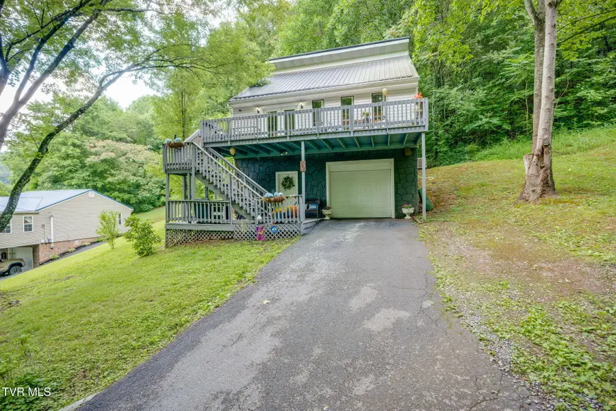 133 Admiral Avenue, Elizabethton, TN 37643 - #2