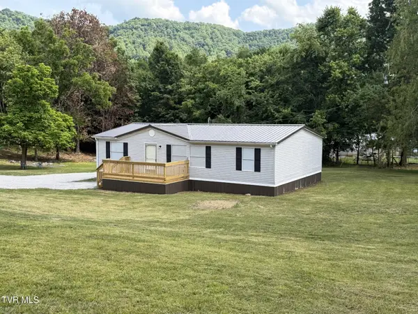 345 U.s. 421 Highway, Pennington Gap, VA 24277