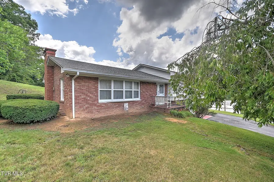 132 Tall Oak Street, Weber City, VA 24290 - #2