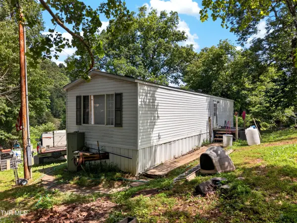 2087 Bullen Valley Road, Thorn Hill, TN 37881
