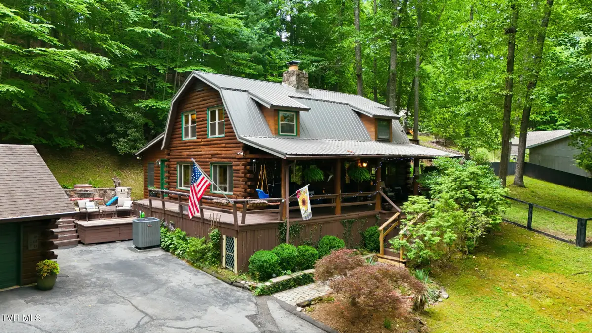 5400 Wedgewood Drive, Big Stone Gap, VA 24219 - #1