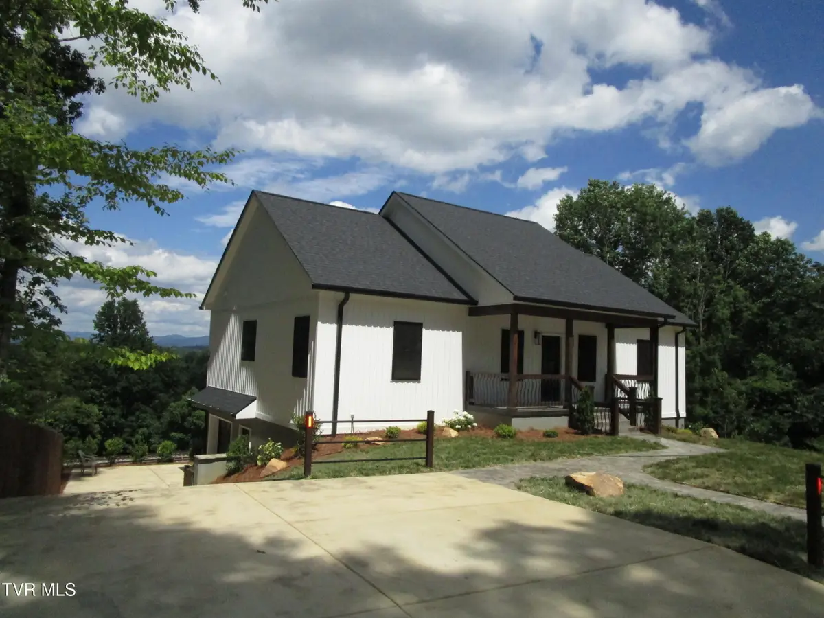 122 Five Oaks Drive, Johnson City, TN 37604 - #1