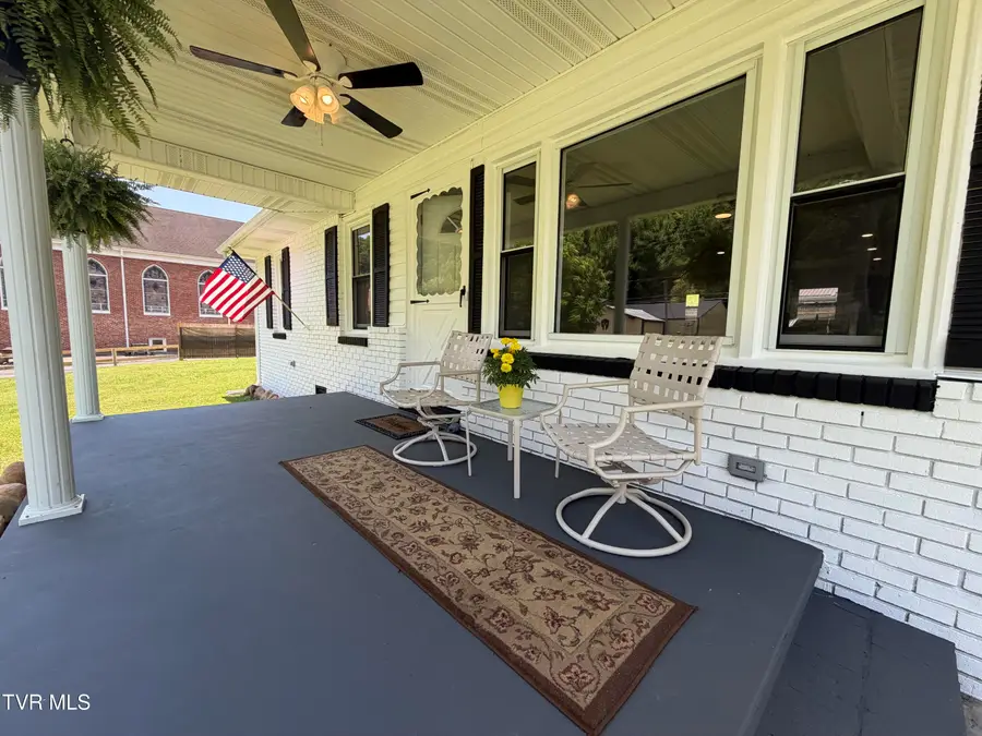 103 Commodore Avenue, Elizabethton, TN 37643 - #2