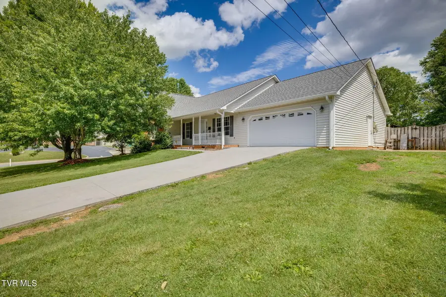601 Crestview Drive, Johnson City, TN 37604 - #3