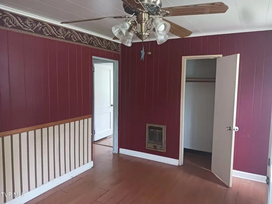 2040 Sherwood Road, Kingsport, TN 37664 - #2