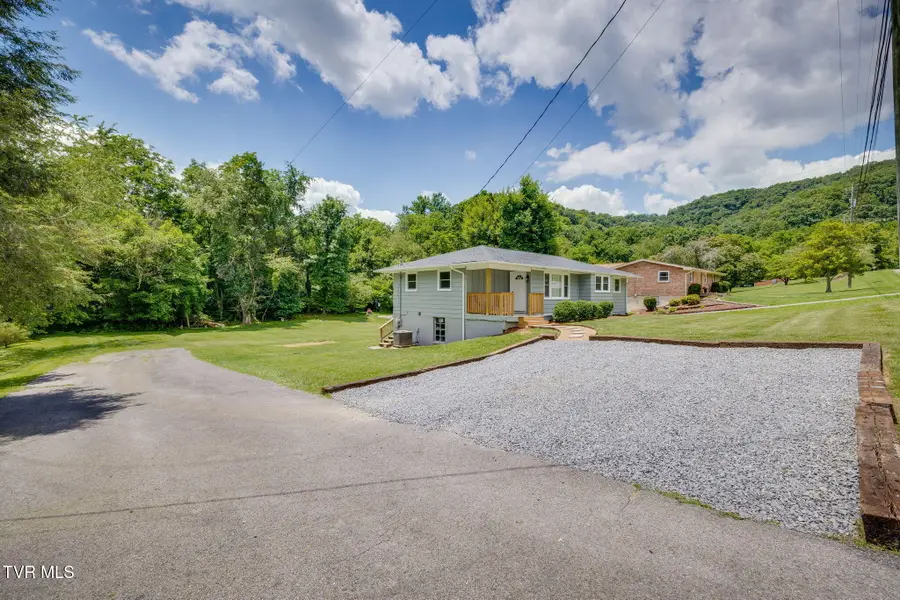 401 Blue Bonnet Drive, Bristol, TN 37620 - #3