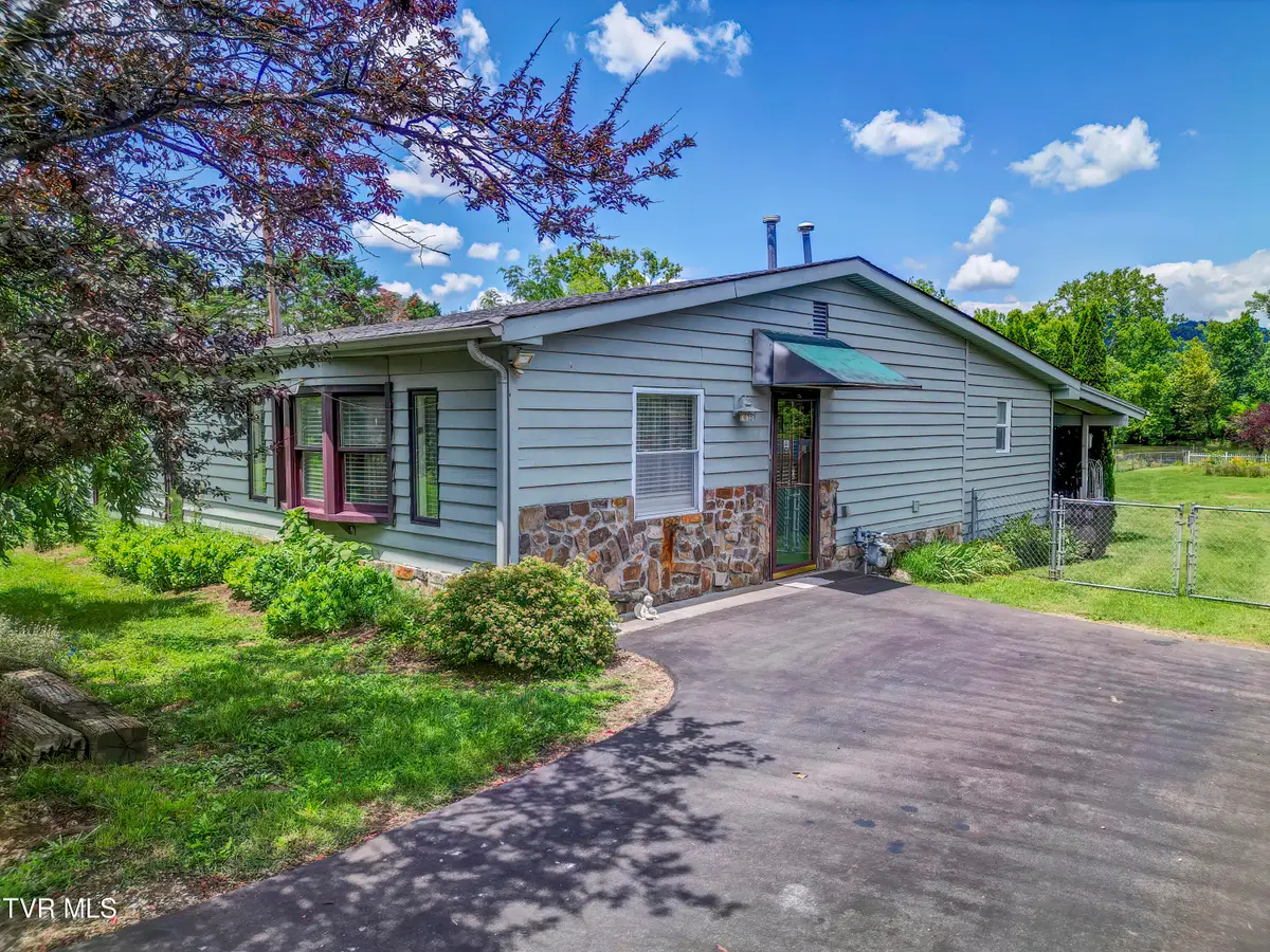 1399 Broad Street, Elizabethton, TN 37643 - #1