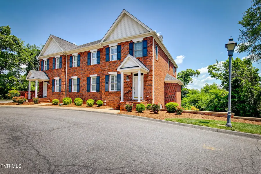 2043 West Manor Court, Kingsport, TN 37660 - #2