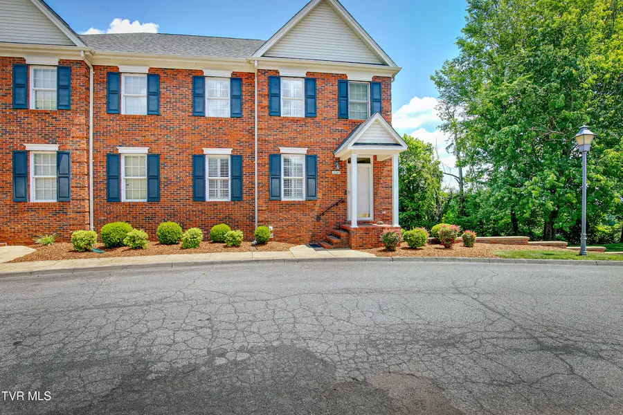 2043 West Manor Court, Kingsport, TN 37660 - #3